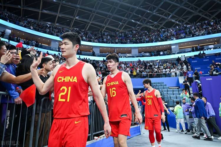 正在直播中国男篮赛