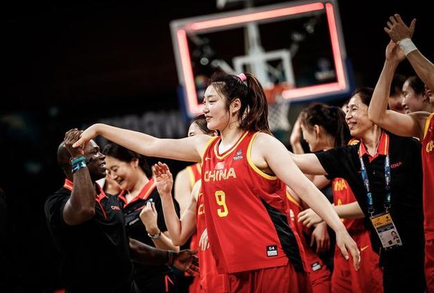 现场直播中国女篮的比赛的相关图片